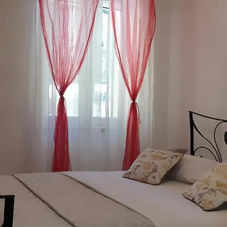 Old Town & Free Parking - Sweet Dado With Balcony Daire Split